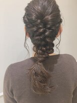 編み下ろしヘアアレンジ