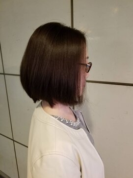 スナージーヘアーメイクス(SNAZZY HAIR MAKES) 軽めにボブ