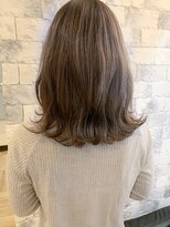 オースト ヘアー ステラ 新宿店(Aust hair Stella)&nbsp;ハイトーンラベンダーグレージュ×外ハネセミロング
