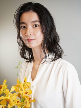 ウィーク 梅田(UiiC) 思わず触れたくなる、愛されふわミディ