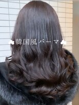 ラウレア(LAULEA)&nbsp;強風でも巻きが取れない！韓国風パーマ/グレージュカラー