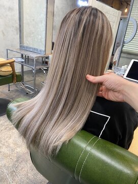 アポロ 横浜駅店(apollo) ハイライトバレイヤージュダブルカラーミルクティーベージュ