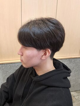 ニアウ 伊勢崎連取店(Niau) 刈り上げショートセンターパートニュアンスパーマ