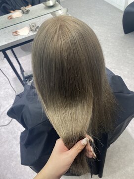 ペレ 渋谷(PELE) イメチェン/ホワイトブロンド/外ハネボブ/美髪/渋谷