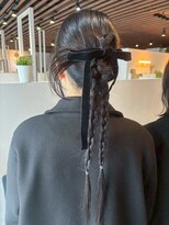 クレヨン ケース(Crayon case)&nbsp;ガーリータイト編み下ろしヘアアレンジ結婚式ドレス