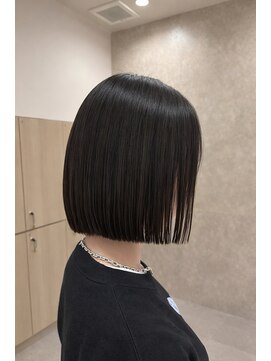 エルレ(Elure) 切りっぱなしボブ