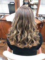 およばれヘアアレンジ　結婚式　巻き下ろしダウンスタイル