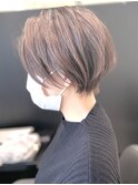大人ショート×センターパート×ステップボーンカット