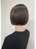 あごラインの綺麗なミニボブ