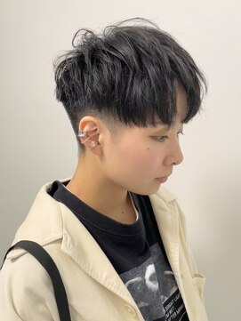 ヨー(Yoh-) 【センターパート/中里千尋】マッシュショート/刈り上げ女子