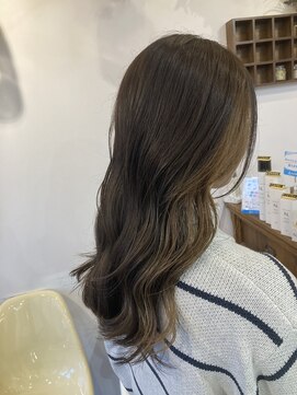 レイリー(LAiLy) ナチュラル可愛い　さりげないインナーカラー　波巻ウェーブ