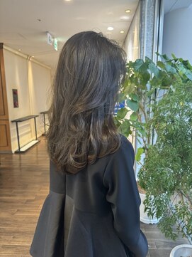 ザック ヴィ(ZACC  vie) オリーブベージュ　レイヤーカット