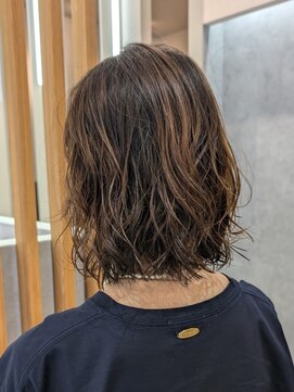 ポジ(poji) パーマ　髪質改善　艶髪　ミディアムレイヤー　学割24