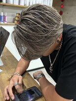 イーラ(era)&nbsp;センターパート　ハイライト　毛流れ　メンズ　ニュアンス