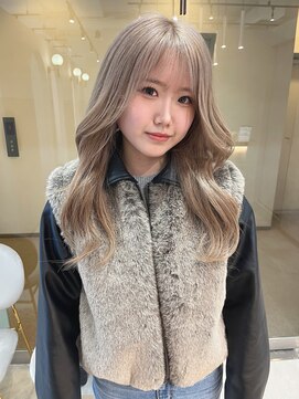 ジーナ 札幌(Zina) ホワイトブロンド