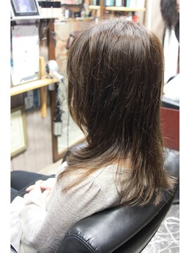 オーバーキャプテンネイキッド(OVER CAPTAIN NAKED) 直毛の方でもカットで動き流れの出せるセミロング