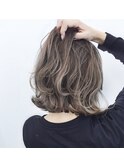 外国人風ボブ ハイライトバレイヤージュ ソフトウルフ白髪ぼかし