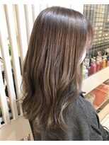 モルニ(MORNI)&nbsp;ダークブラウン_マロンベージュ Aラインボブ かきあげ