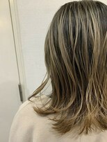 アールサロン オカザキ(Rr salon.OKAZAKI)&nbsp;ハイ＆ローライト×ラフウェーブロング【Rr SALON】