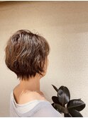 梅雨も汗かく季節もへっちゃら　ショートパーマ