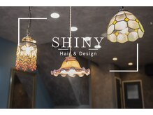 シャイニー(SHINY)の雰囲気（照明が店舗の目印☆【ショート/ショートボブ/パーマ/池袋駅】）
