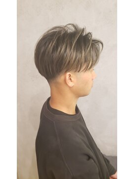 ニューカマー バイ ヘッドライト シブヤ(NEW COMER by HEADLIGHT shibuya) ショート