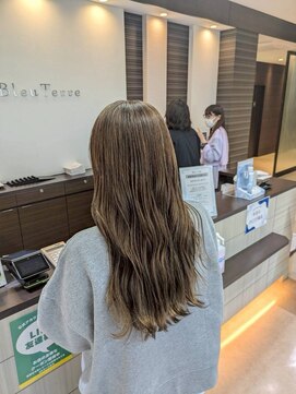 ブルーテーフ(Bleu Terre) 白髪ぼかしハイライト