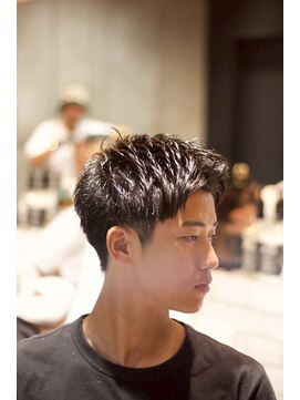 キングスマントーキョー 三鷹店(KINGSMAN TOKYO) アップバングショート