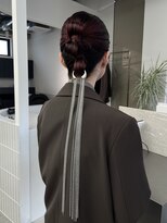 ステン(sten)&nbsp;ボルドー/赤髪/ブリーチなしダブルカラー/タイトヘア/お呼ばれ