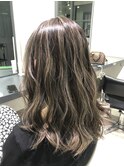 ダークグレージュ+ハイライトナチュラルバレイヤージュ
