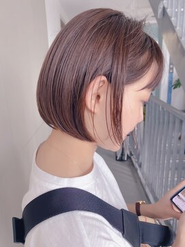 リノショアーズ 日本大通り店(RINOSHORES) 前髪ローズ系ワンカラーピンクグレージュぱっつんボブ