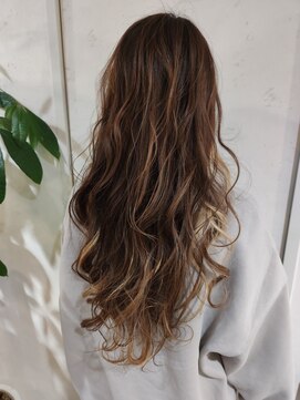 クアイ(Quai) 攻めたカラー