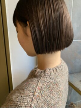 ティー(t .) ぱっつん×ボブ