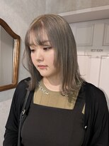 ヘアーアンドメイク ビス(HAIR&MAKE bis) 大人可愛いオリーブベージュ/秋カラー【久保田帆香】