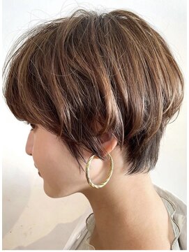 トリッカ 代官山(tricca) 大人丸みショート/白髪ぼかし/30代40代50代/ハイライト/代官山