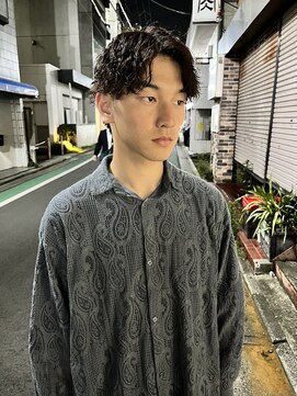 アイズ 海老名(AIZU) ツイストスパイラル スパイラルパーマ センターパート 眉毛