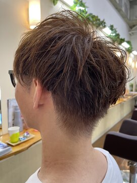キャラシャローネ お台場(CharaChalone) サイド、襟足刈り上げマッシュ／メンズパーマ