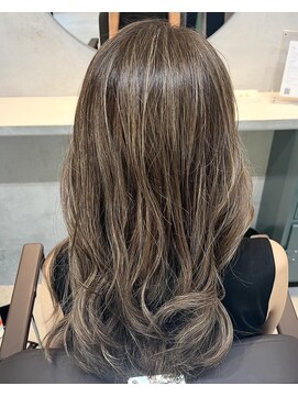 プラスシー(+C) 大人女子の白髪もぼかせるハイライトカラー/福岡脱白髪染め