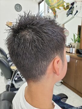 バーバースマイルケーアンドケー(BARBER SMILE K&K) トップちょい長めソフモヒ風