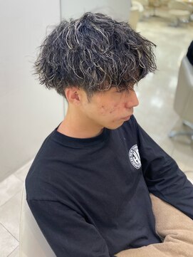 シャルムバイケンジ(Charm.by KENJE) ツイストスパイラルハイライト無造作銀座メンズパーマ東京有楽町