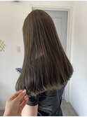 オリーブベージュ