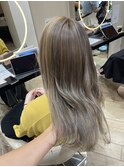 グレージュ×ホワイトイエロー