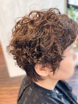 アトリエアルシュ(atelier ARCHE) 外国人風強めくるくるパーマ,ショートボブ