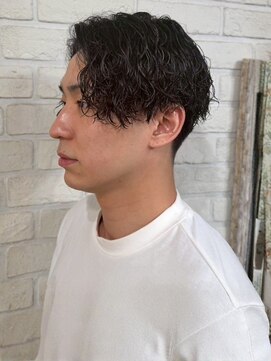 ツイストパーマ 束感 サイドパート 30代 40代 ビジネスパーマ