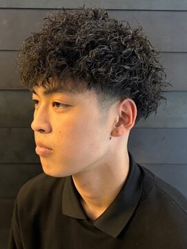 ディスイズバーバーセカンド(THIS IS BARBER 2nd) ツイストスパイラルパーマ 強めパーマ ツーブロック マッシュ