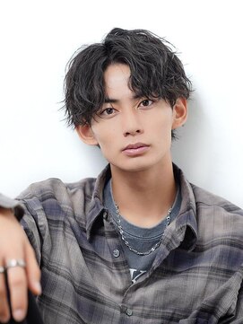 アルファ 新宿(alpha) 【alpha 新宿】センターパート×ツイストスパイラルパーマ