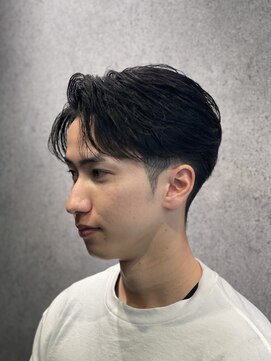 フジヤマバーバーショップ アジト(FUJIYAMA BARBER SHOP ajito) センターパート