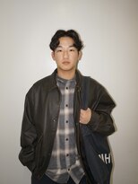 メリケンバーバーショップ トーキョー(MERICAN BARBERSHOP TYO)&nbsp;メンズカットバーバースタイル刈り上げセンターパートボウズ