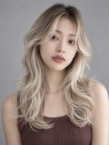 トリニティ(trinity)&nbsp;ハイライト バレイヤージュ ブロンド ベージュレイヤーカット