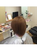 すっきりショート×ハイトーンカラー